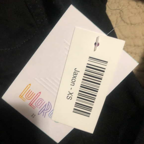 LuLaRoe XS solid black Jaxon NWT - Picture 2 of 3